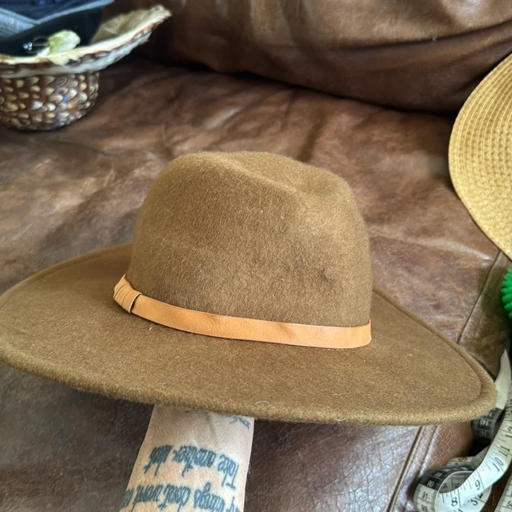 Brown wool Wide Brim Hat with Tan Band